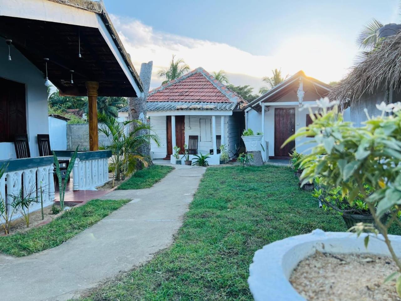 Little Fairy Home B&B 阿鲁甘湾 外观 照片