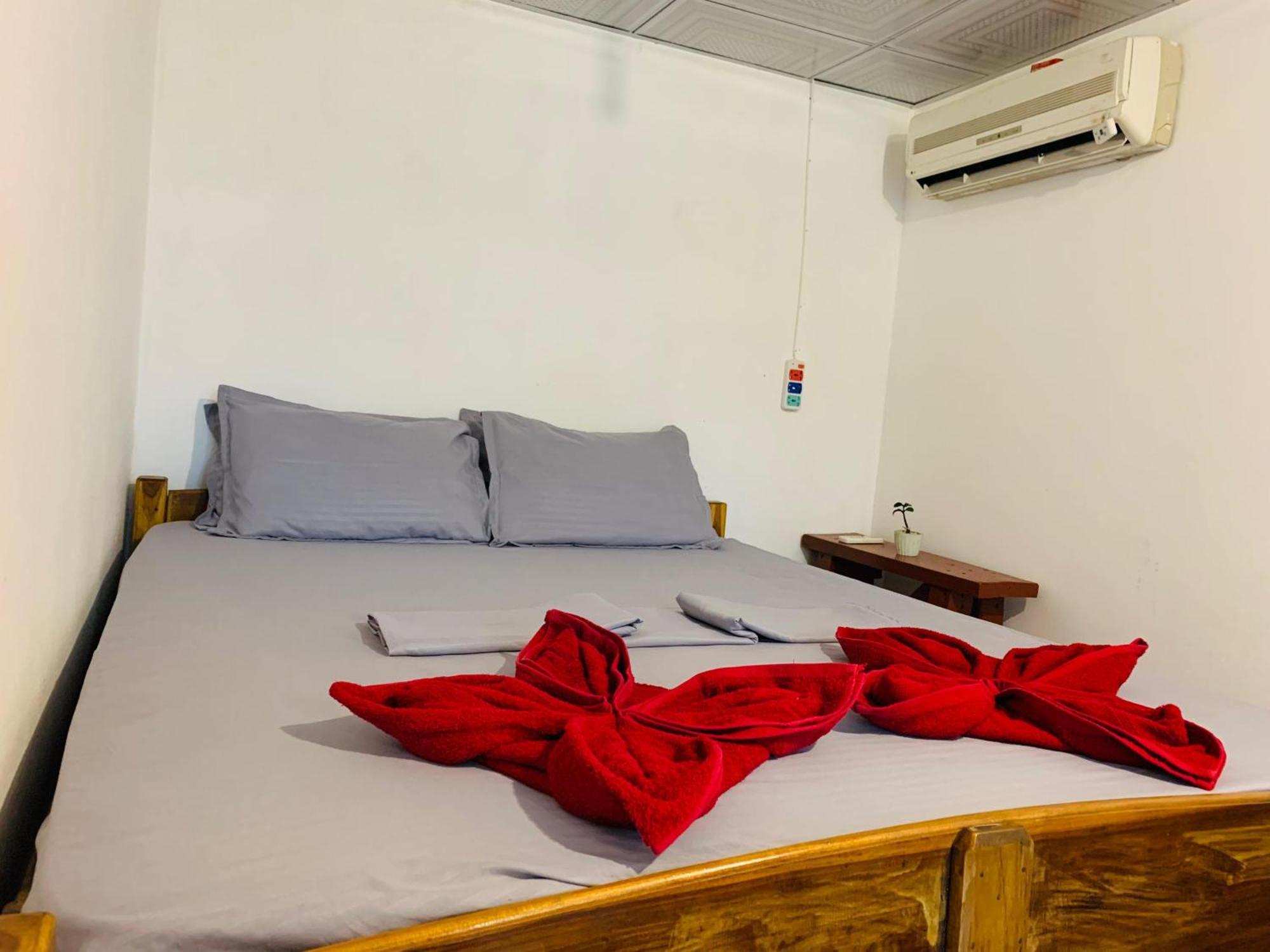 Little Fairy Home B&B 阿鲁甘湾 外观 照片